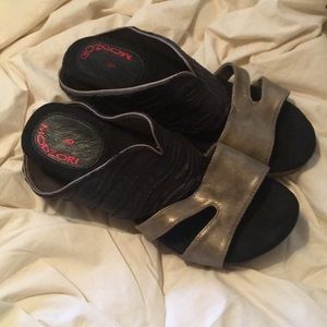 Modzori sandals